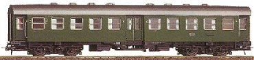 Rebuilt Passenger car 2nd class<br /><a href='images/pictures/Roco/45242.jpg' target='_blank'>Full size image</a>